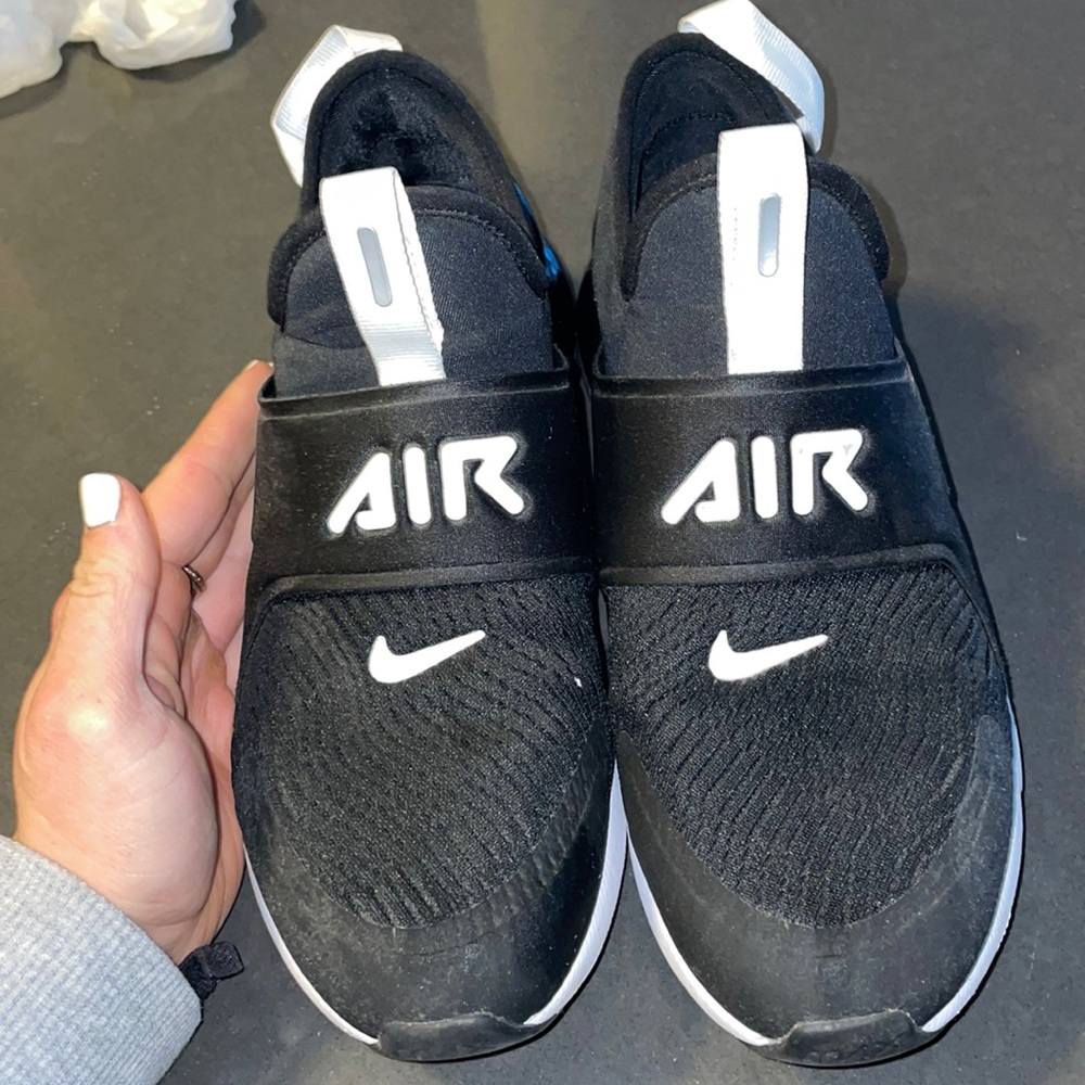 Nike air laceless sneakers